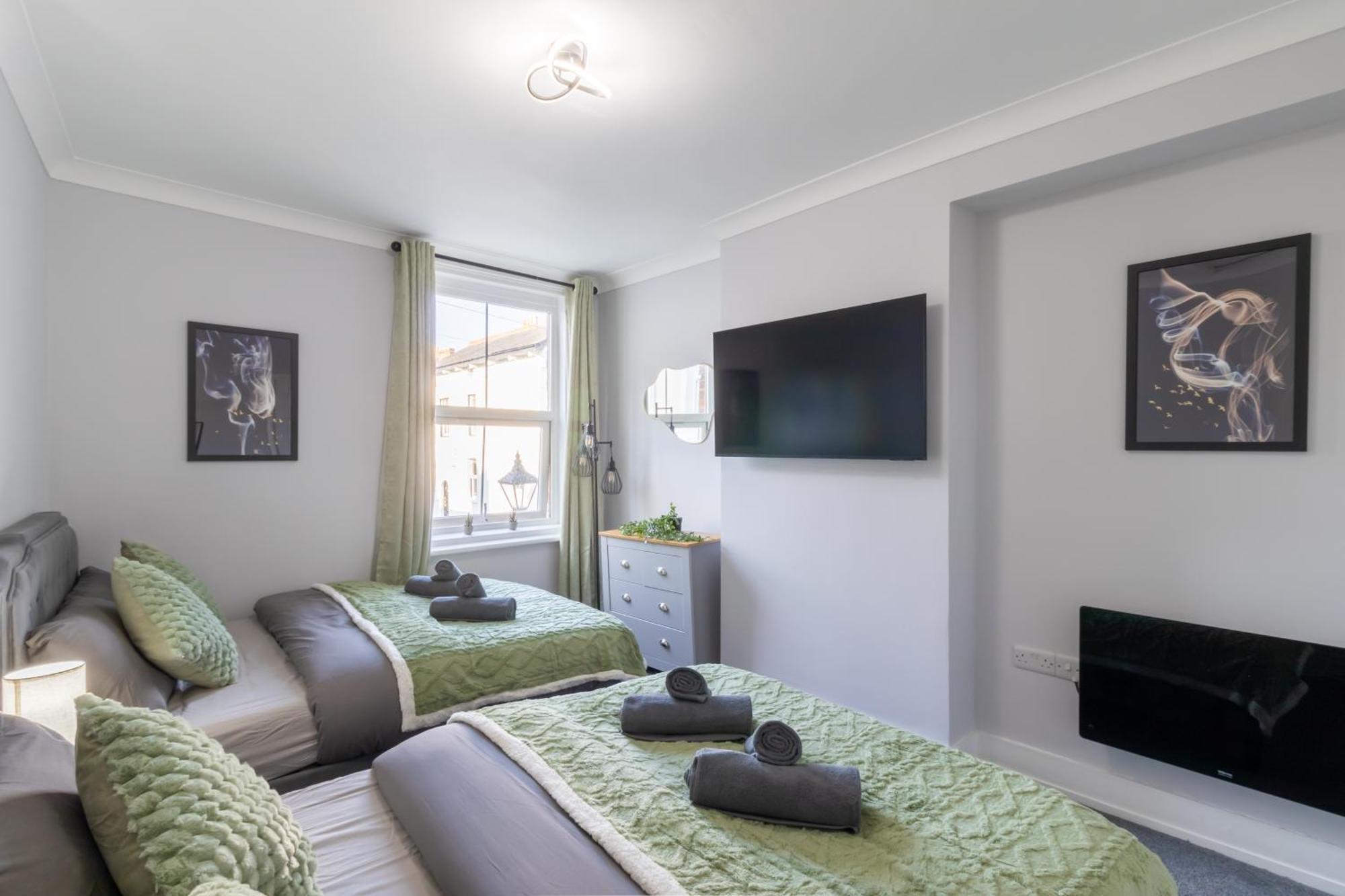 Open Mind Property - Apartment With 2 Double Beds Portsmouth Exterior photo